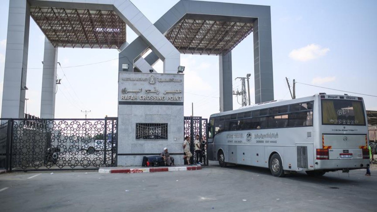 Gazze’de hastalardan oluşan ilk grubun Refah Sınır Kapısı’ndan geçiş yapacağı tarih belli oldu