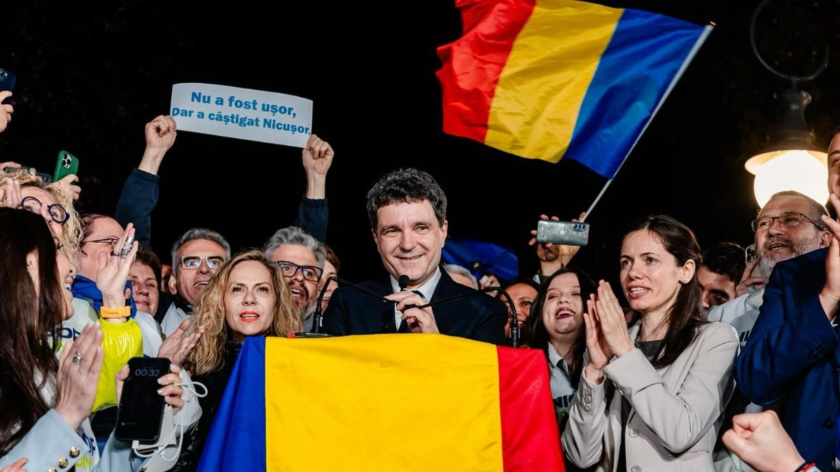 Romanya’da cumhurbaşkanı seçimini bağımsız aday Nicuşor Dan kazandı