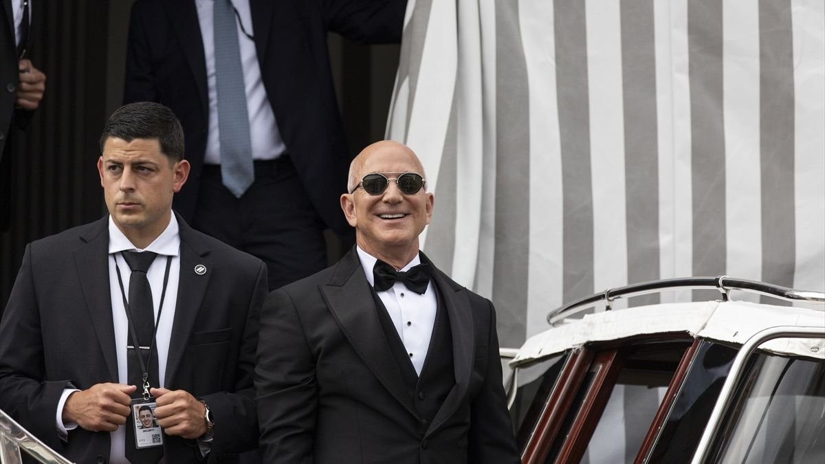 Milyarder Jeff Bezos ihtilamlı bir düğün ile evlendi